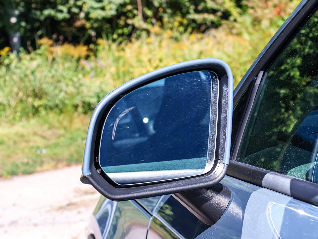2023 Volvo XC40 Core Photo