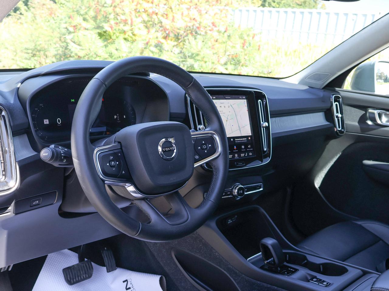 2023 Volvo XC40 Core Photo