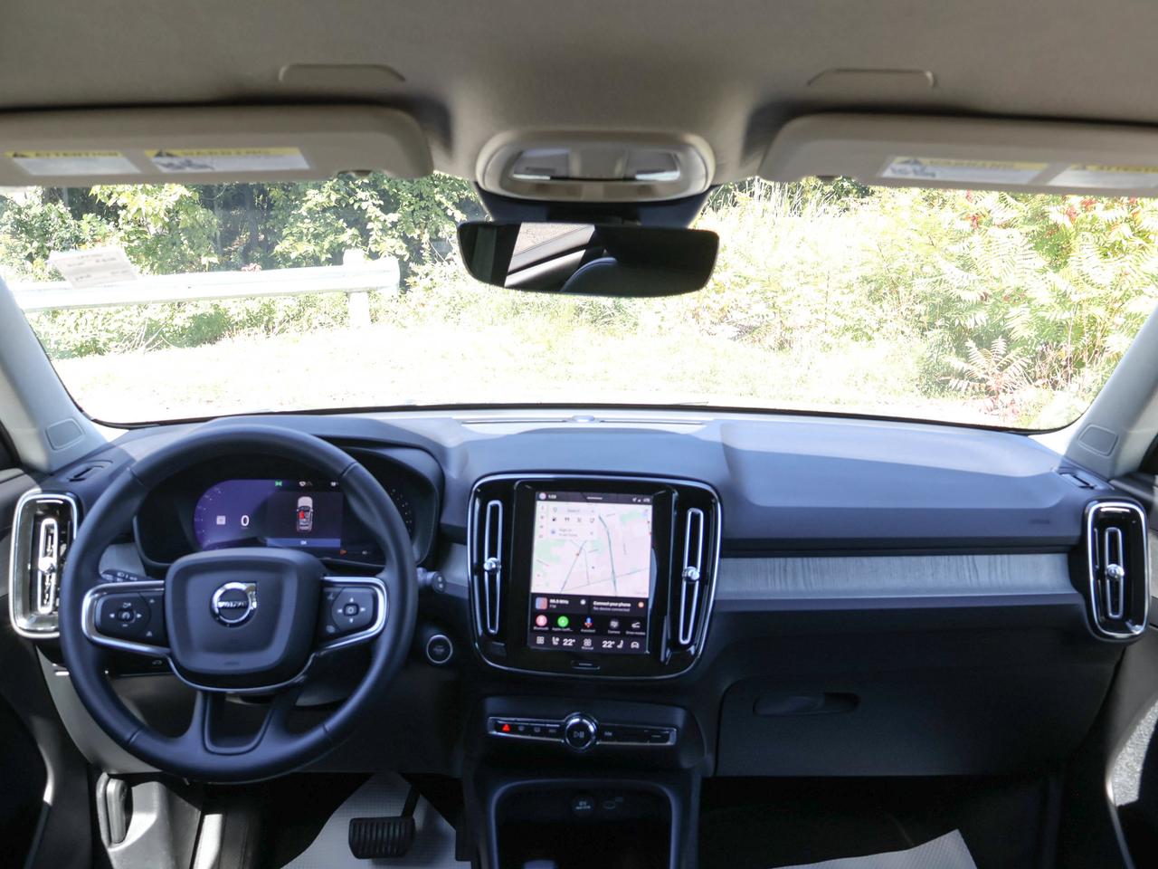 2023 Volvo XC40 Core Photo