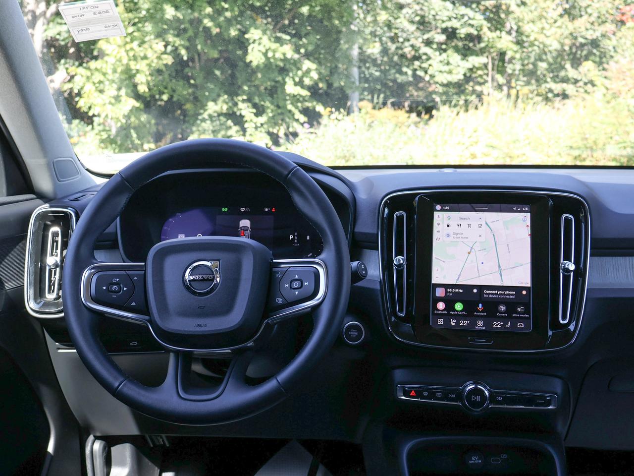 2023 Volvo XC40 Core Photo