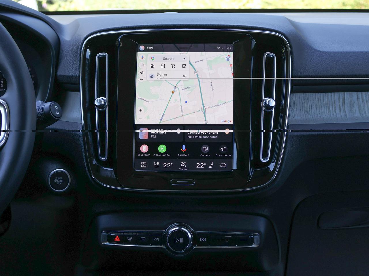 2023 Volvo XC40 Core Photo