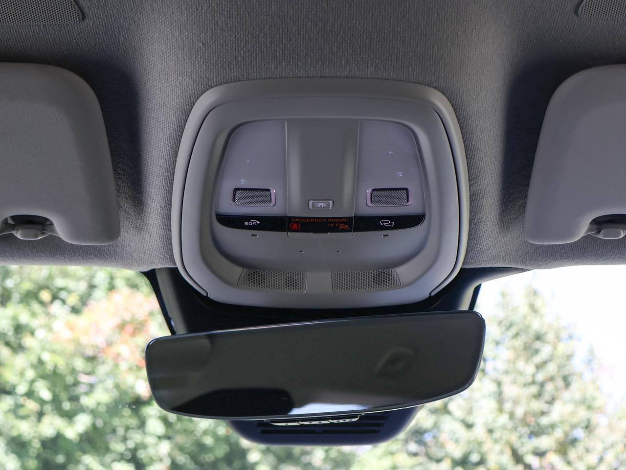 2023 Volvo XC40 Core Photo