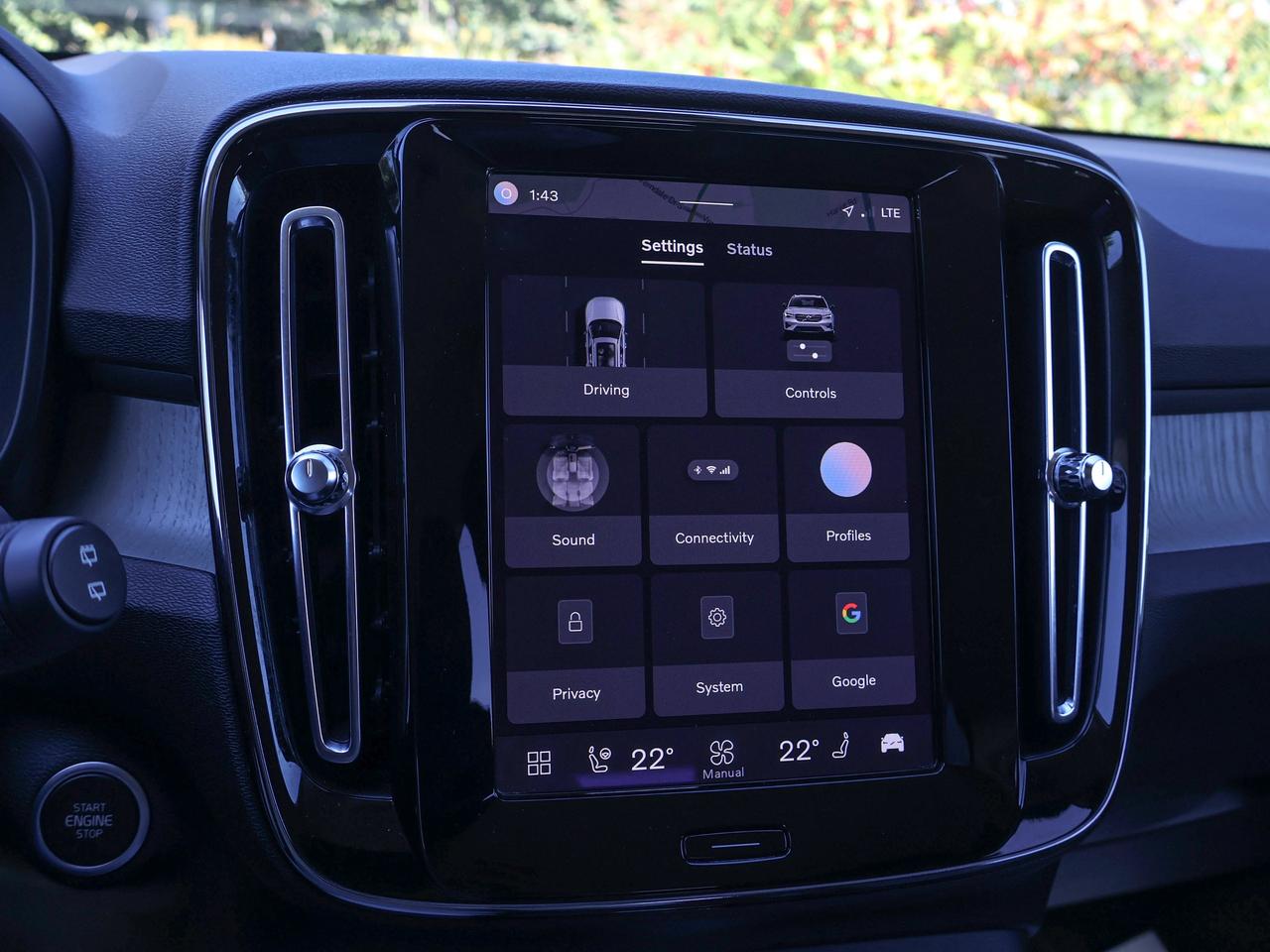 2023 Volvo XC40 Core Photo