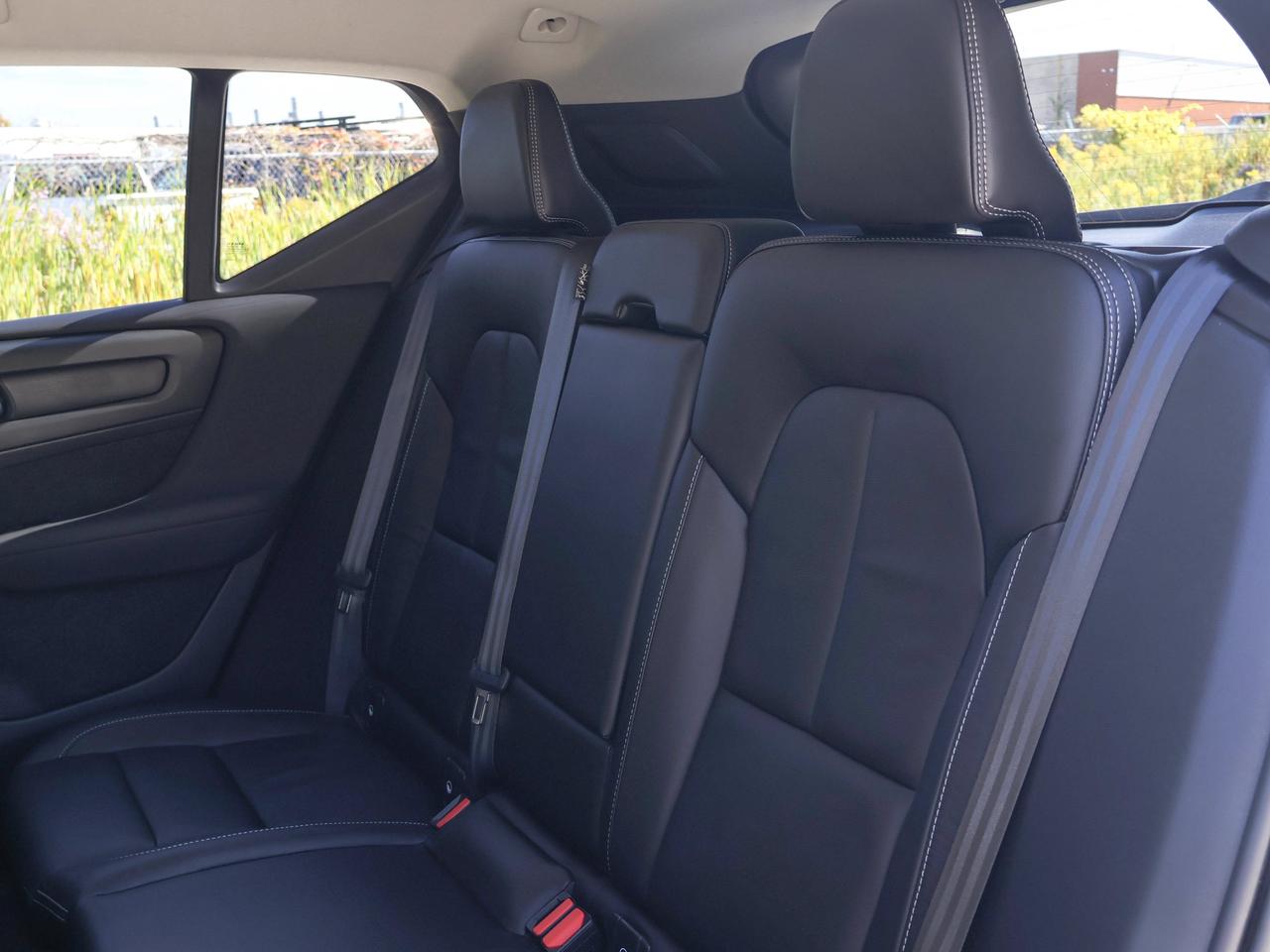 2023 Volvo XC40 Core Photo