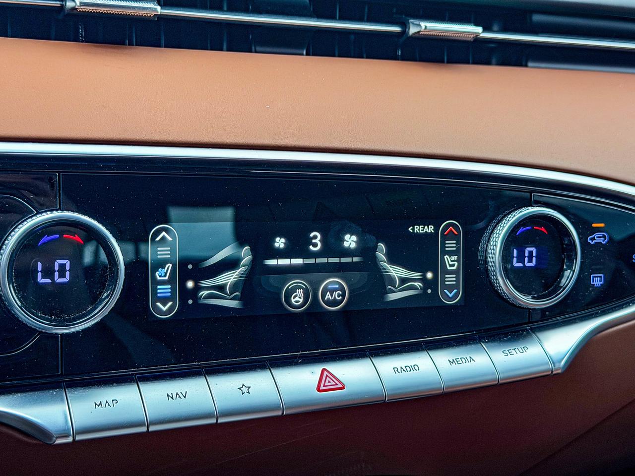 2023 Genesis GV70 2.5T Advanced Plus Photo