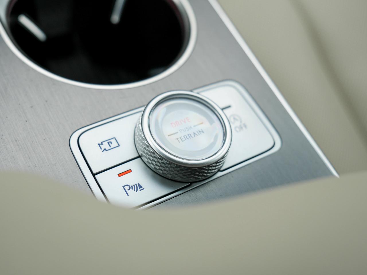 2025 Genesis GV80 2.5T Advanced Photo