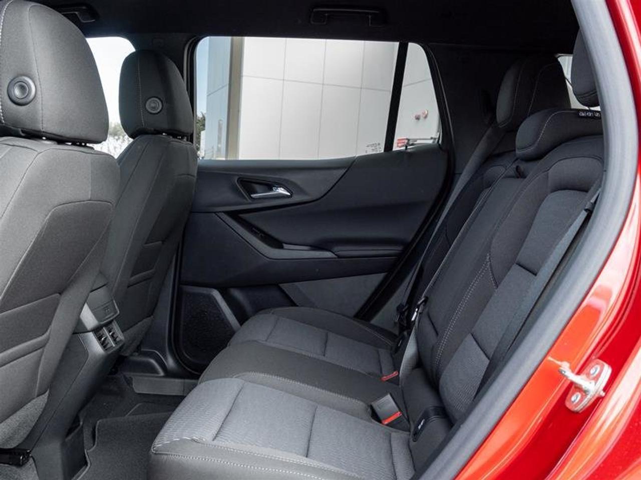 2027 Chevrolet Equinox LT Photo