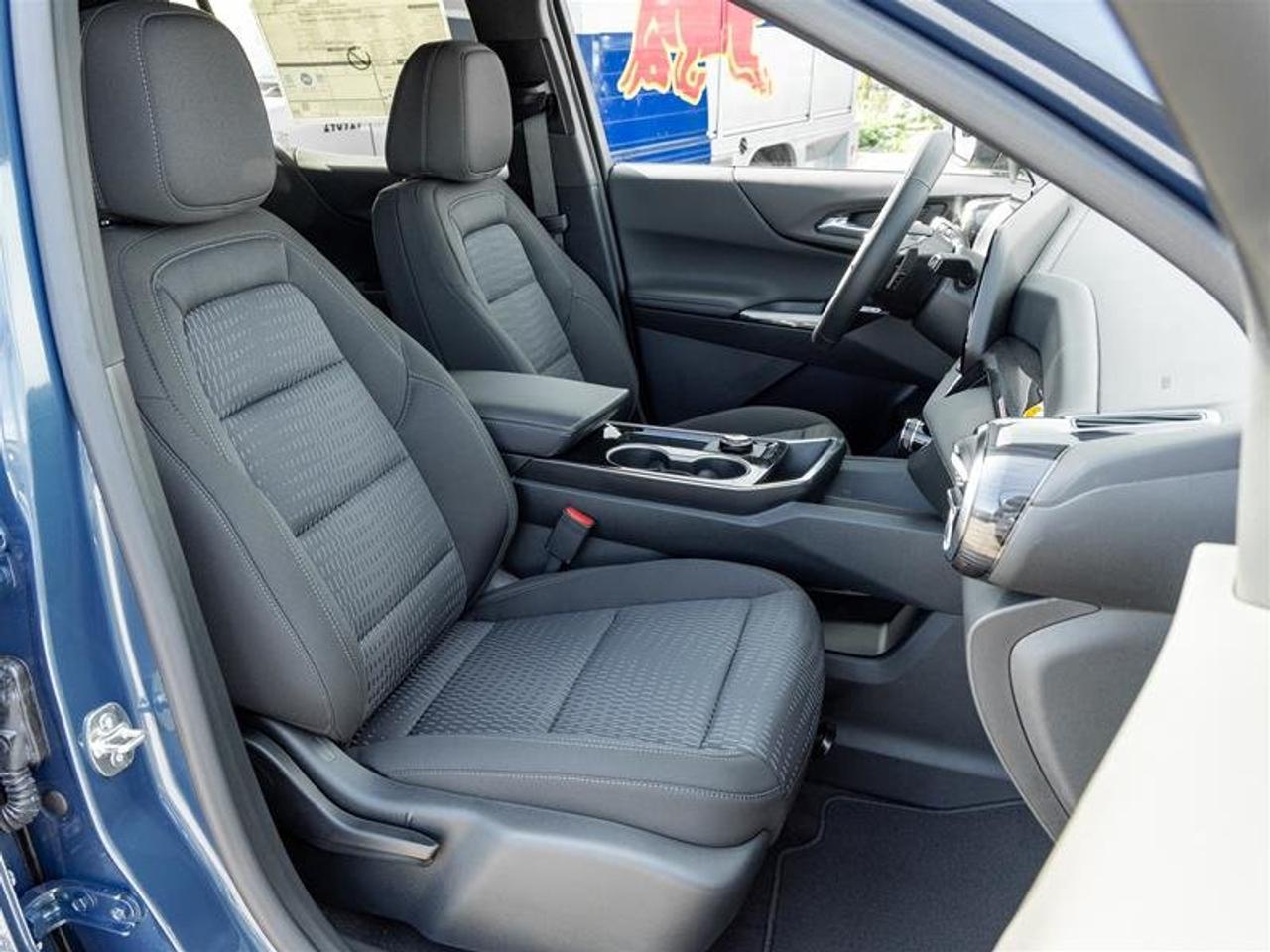 2027 Chevrolet Equinox LT Photo