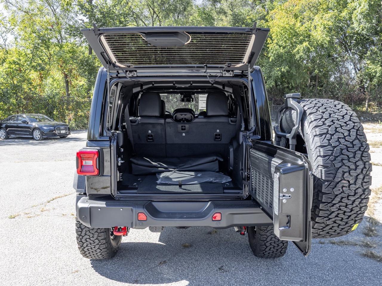 2027 Jeep Wrangler 4-Door RUBICON X Photo