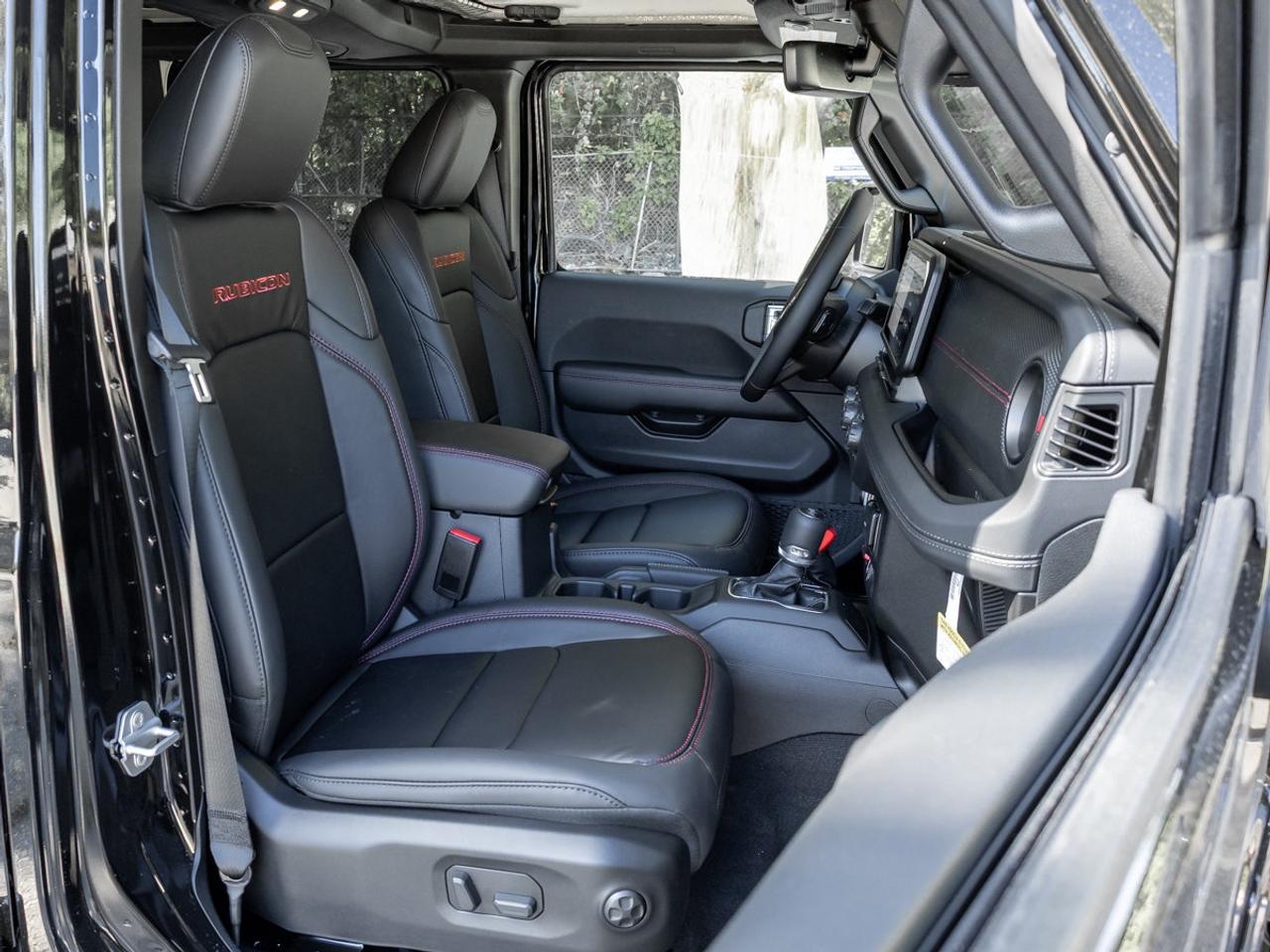 2027 Jeep Wrangler 4-Door RUBICON X Photo