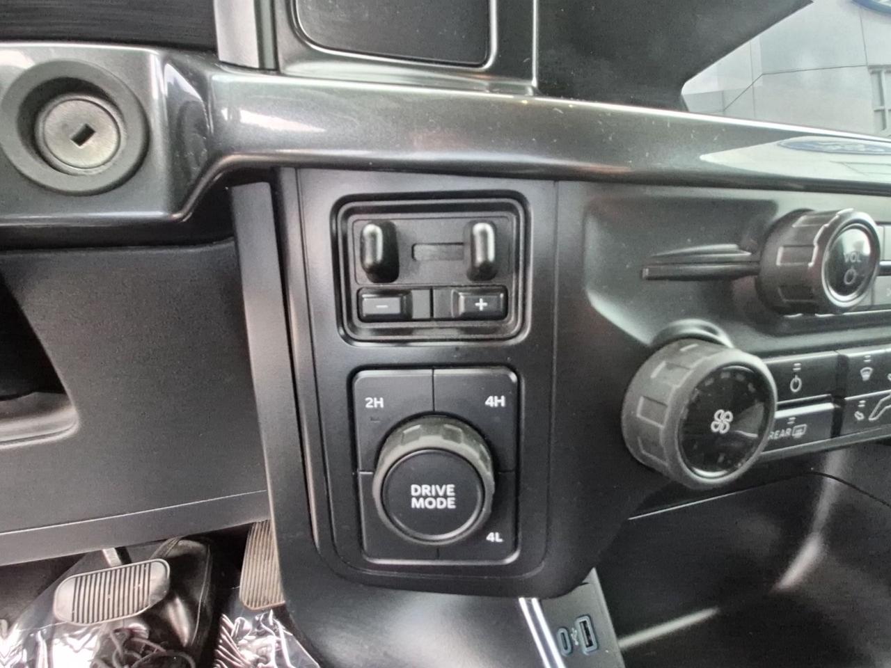 2024 Ford F-150 STX! SPORT PACKAGE WITH 20'S! REAR CAMERA! Photo