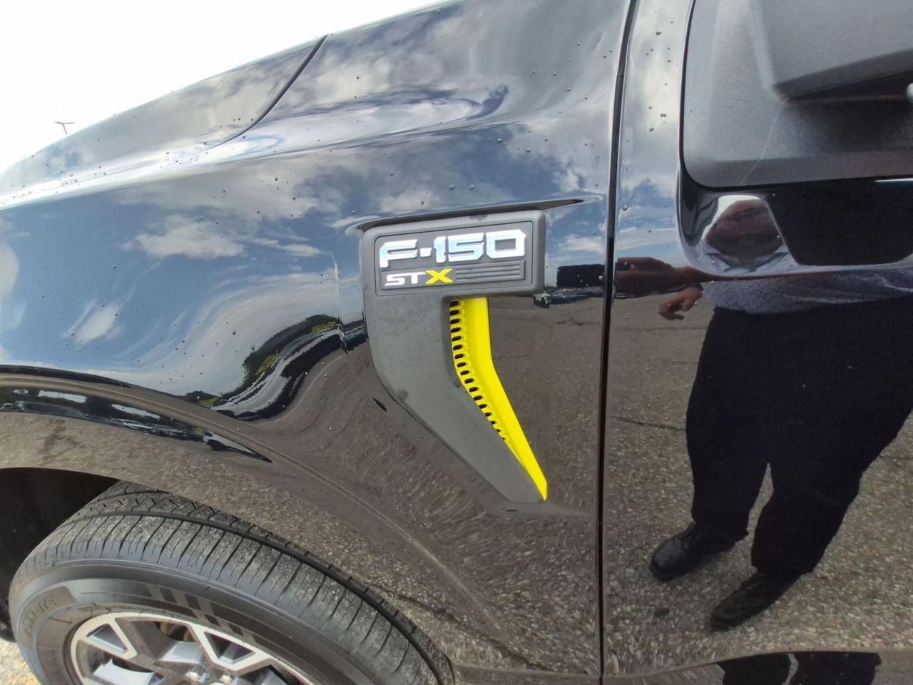 2024 Ford F-150 STX! SPORT PACKAGE WITH 20'S! REAR CAMERA! Photo