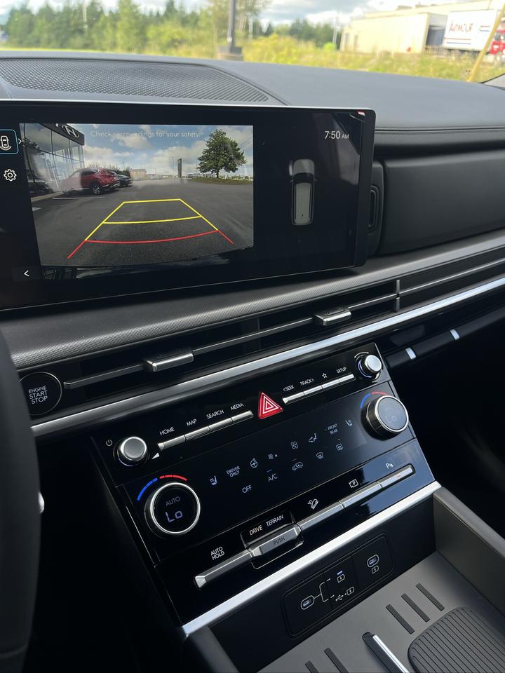 2026 Hyundai Santa Fe PREFERRED HEV 7 PASSENGERS Photo