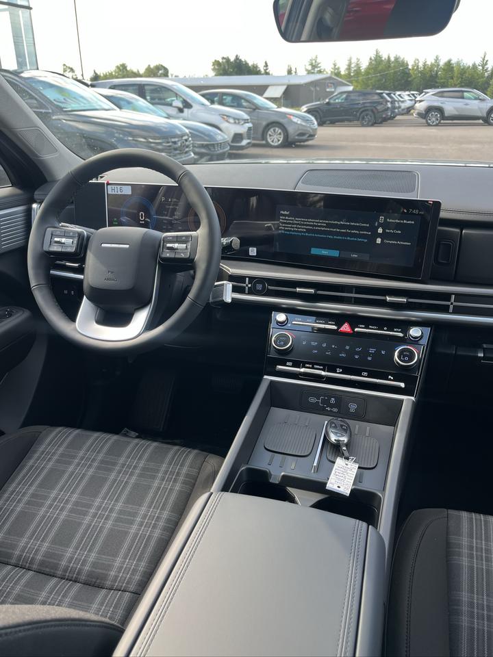 2026 Hyundai Santa Fe PREFERRED HEV 7 PASSENGERS Photo