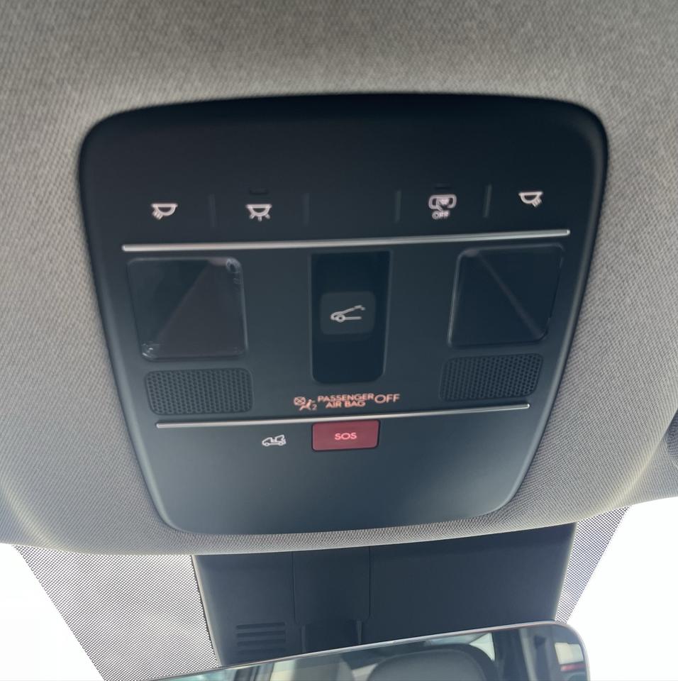 2027 Hyundai PALISADE LUXURY HEV 7 7 PASSENGERS Photo