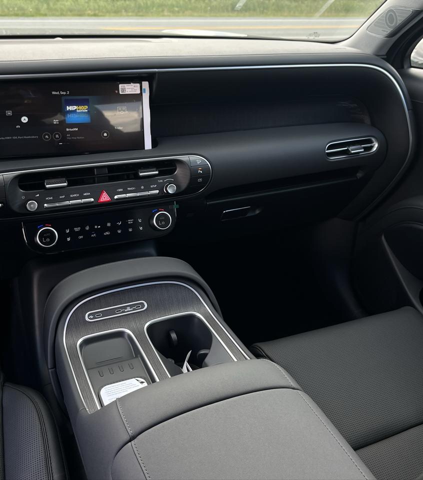2027 Hyundai PALISADE LUXURY HEV 7 7 PASSENGERS Photo