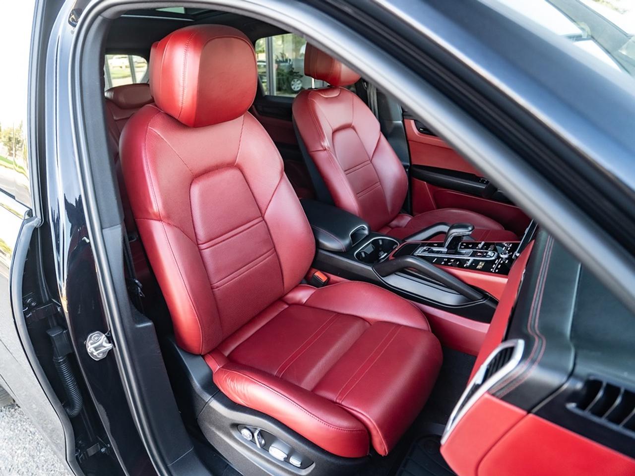 2019 Porsche Cayenne SPORT UTILITY 4-DR Photo42