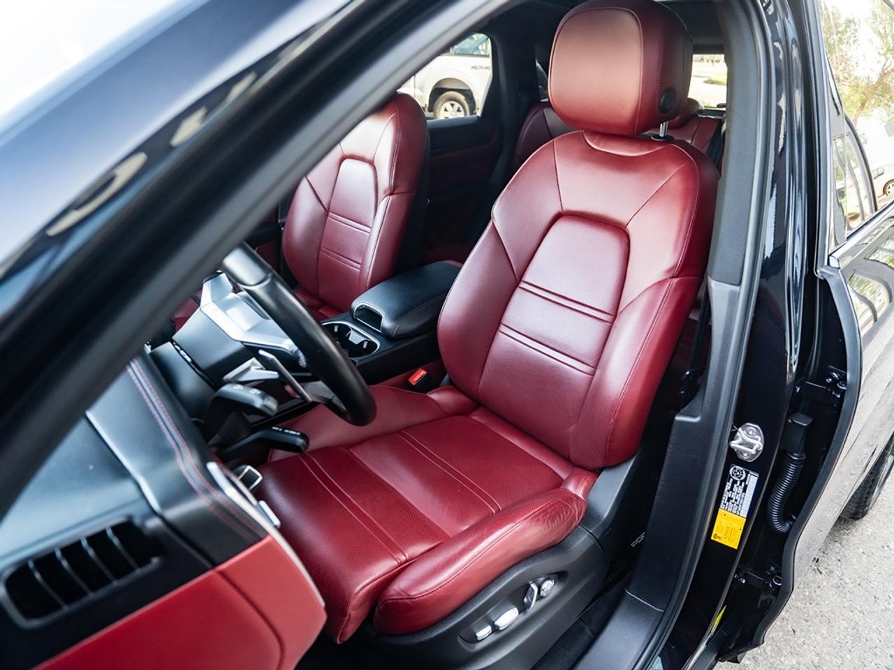 2019 Porsche Cayenne SPORT UTILITY 4-DR Photo40