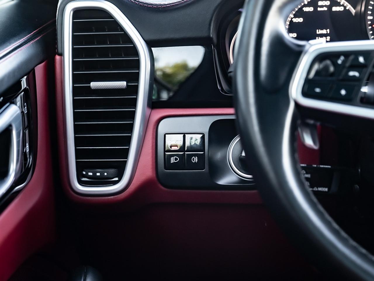 2019 Porsche Cayenne SPORT UTILITY 4-DR Photo34