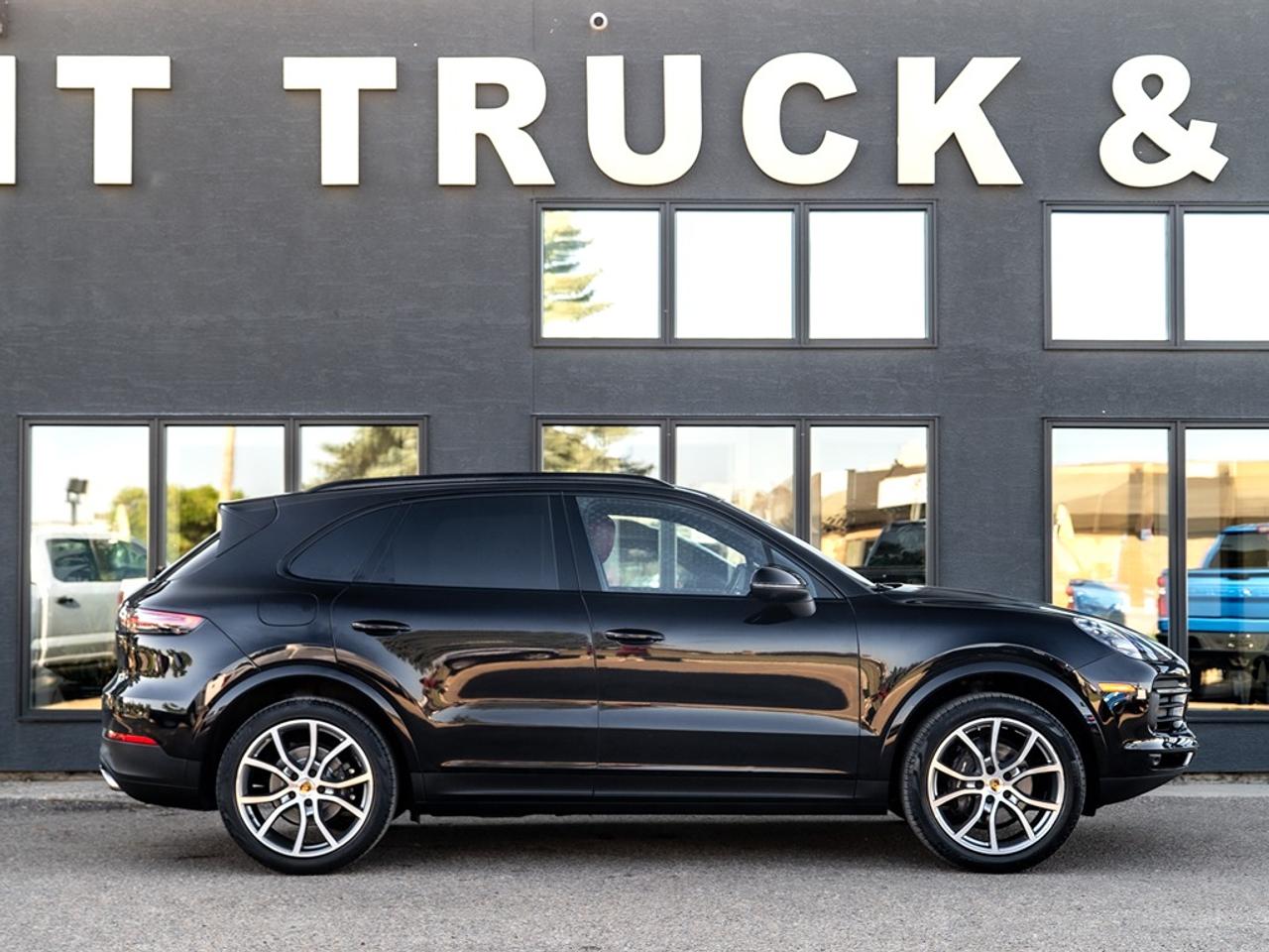 2019 Porsche Cayenne SPORT UTILITY 4-DR Photo4
