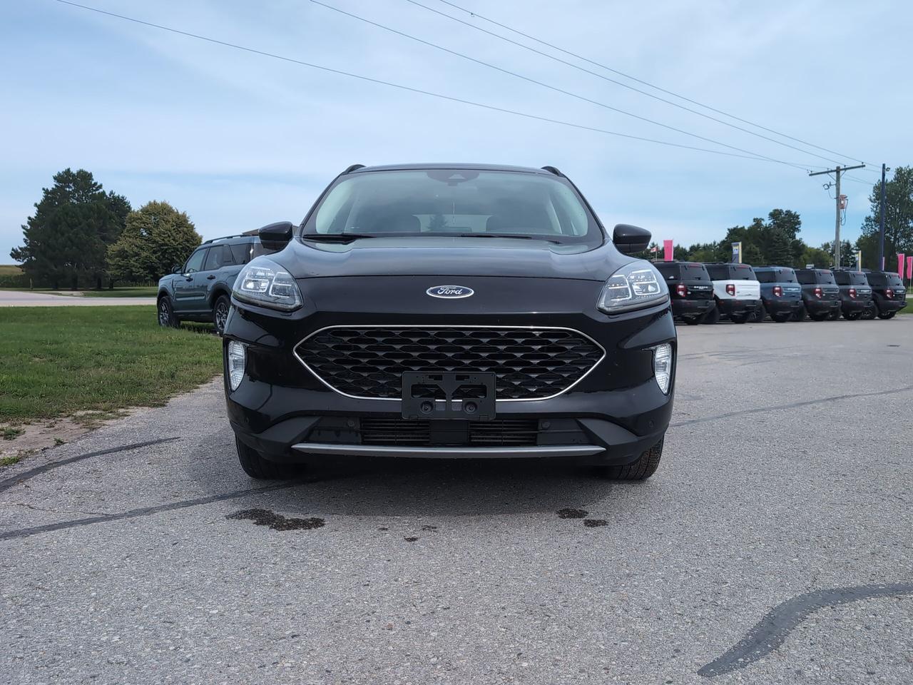 2022 Ford Escape Titanium AWD Photo1