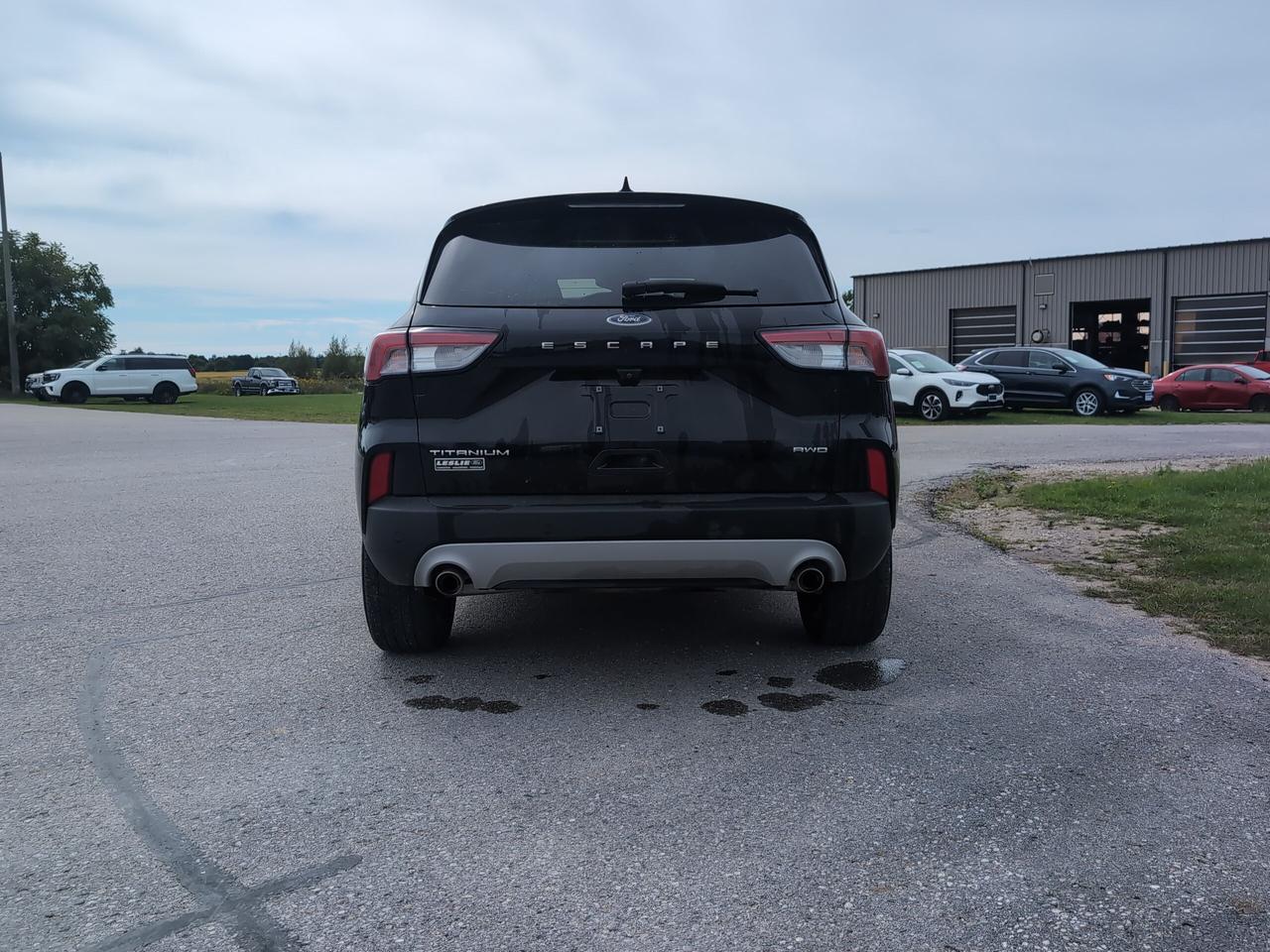 2022 Ford Escape Titanium AWD Photo4