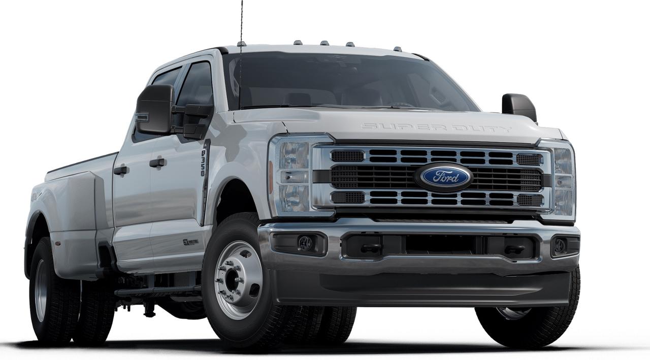 2023 Ford F-350 XL 4WD Crew Cab 8' Box Photo3