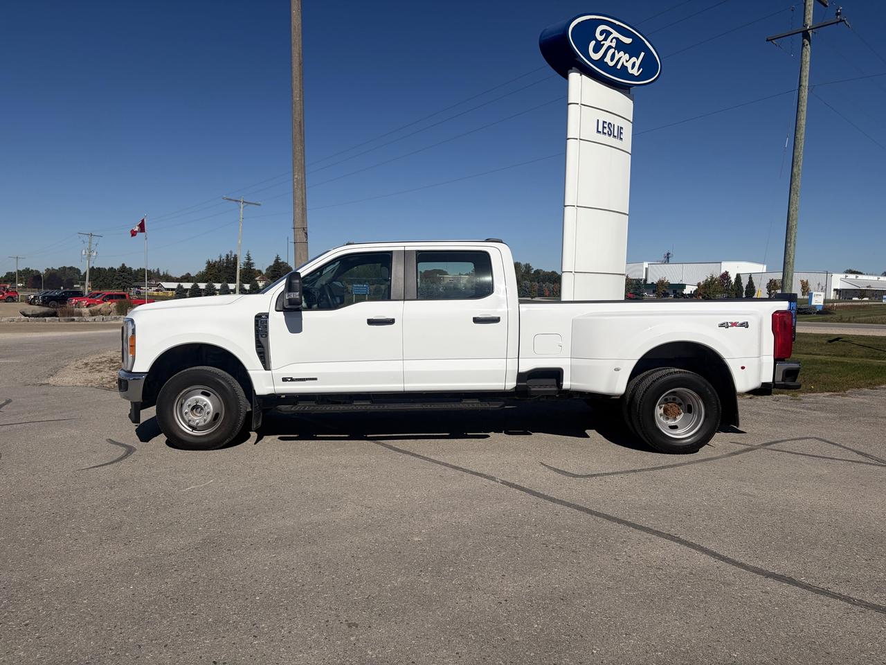 2023 Ford F-350 XL 4WD Crew Cab 8' Box Photo2