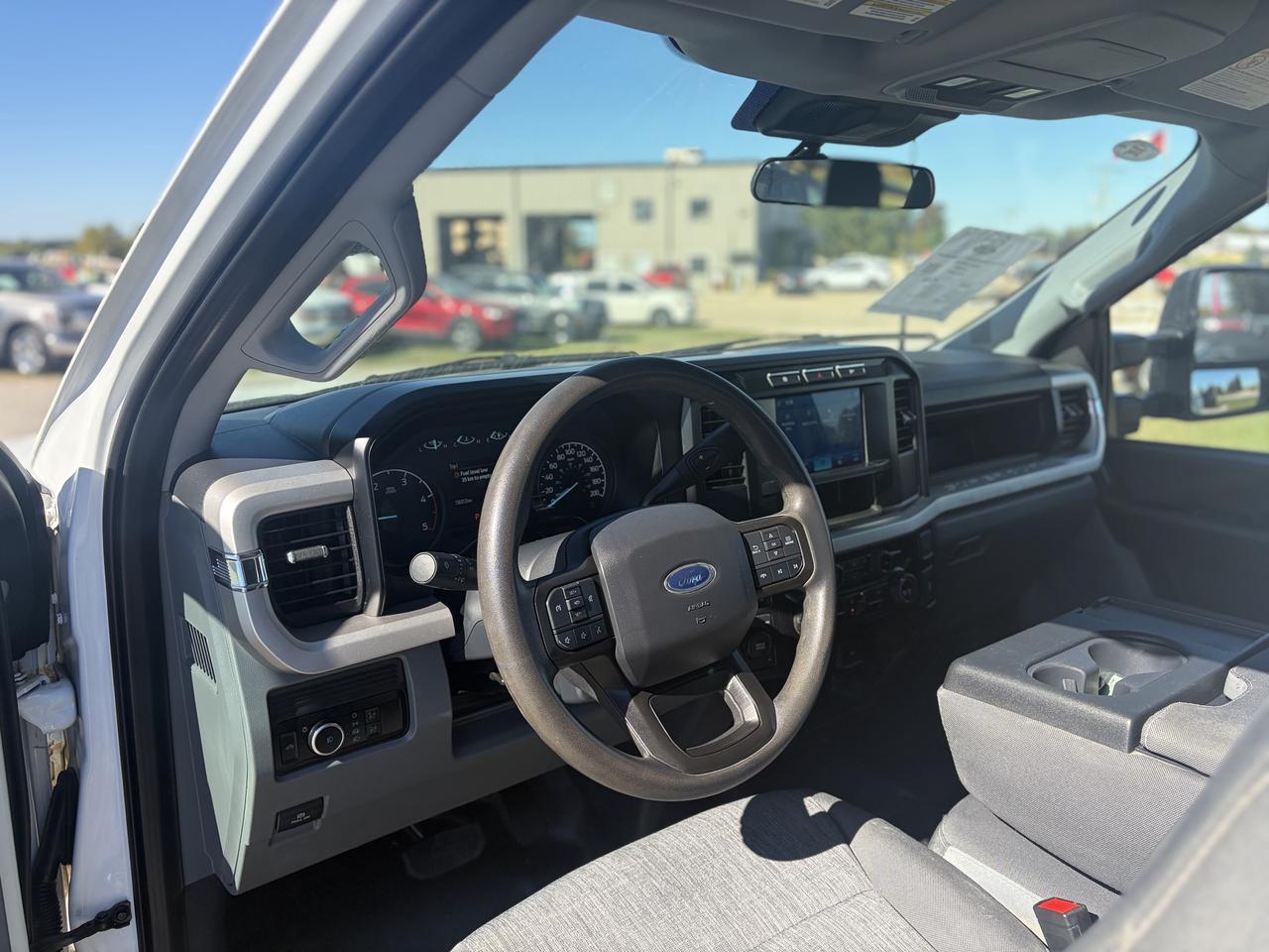 2023 Ford F-350 XL 4WD Crew Cab 8' Box Photo