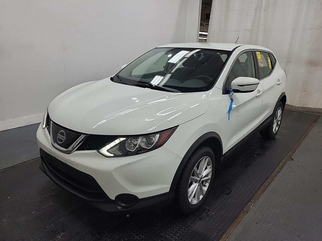 2018 Nissan Qashqai S - Photo #1