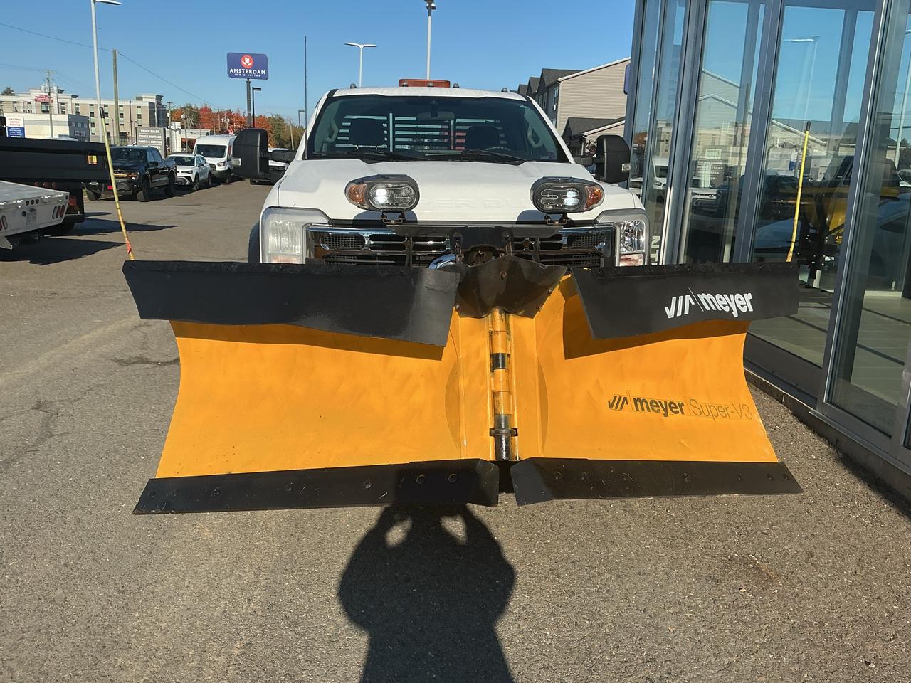 2023 Ford SUPER DUTY F-550 DRW XL