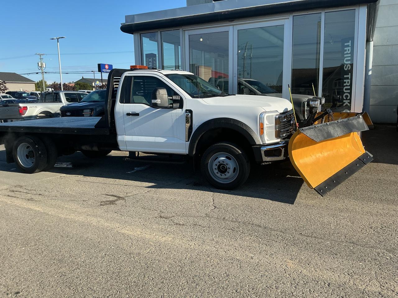 2023 Ford SUPER DUTY F-550 DRW XL
