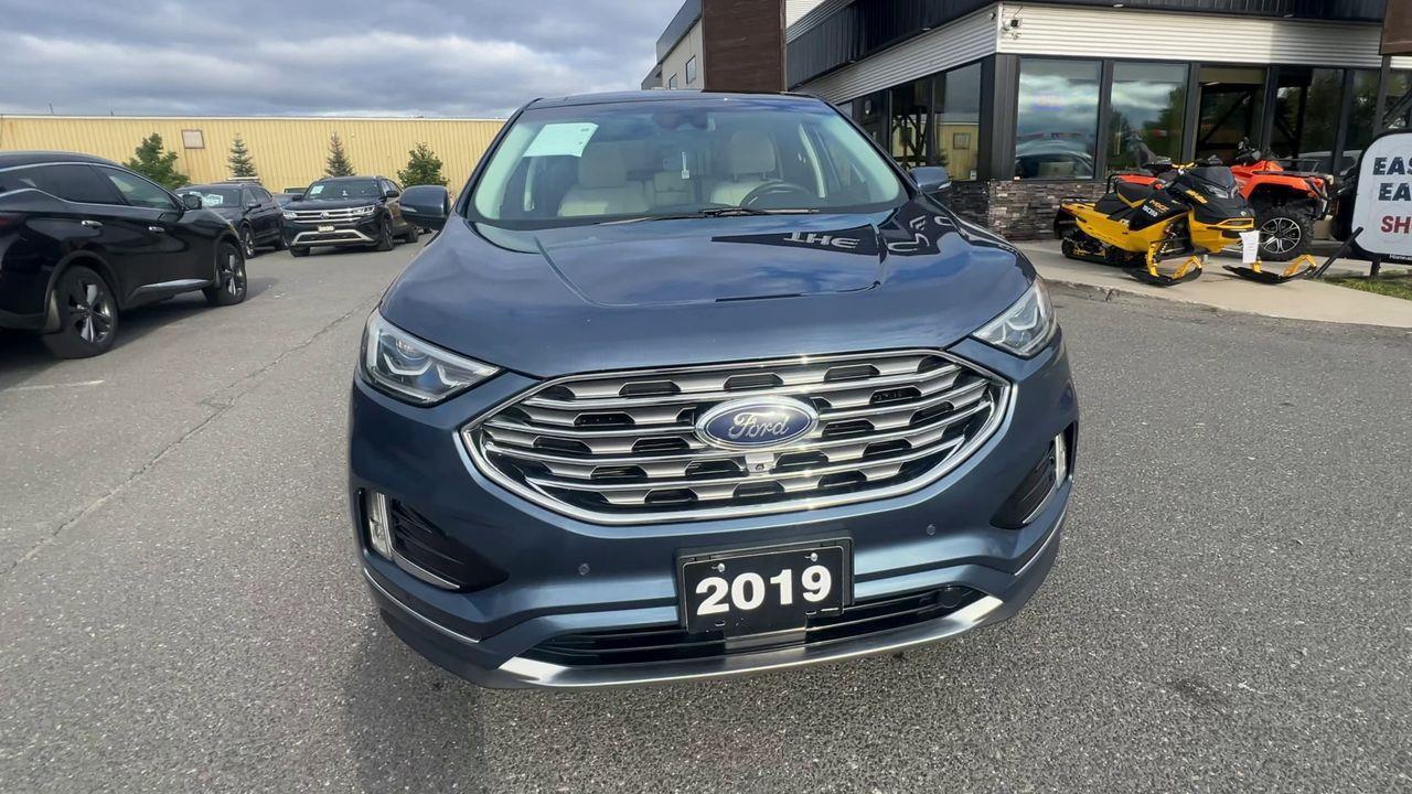 2019 Ford Edge Titanium AWD, HEATED LEATHER SEATS, NAV, REVERSE CAM, MOONROOF, POWER LIFTGATE!! Photo
