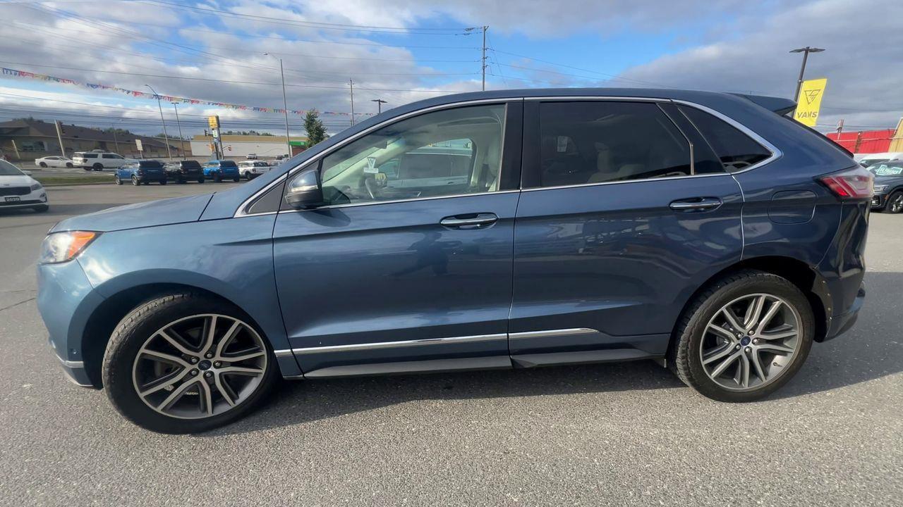 2019 Ford Edge Titanium AWD, HEATED LEATHER SEATS, NAV, REVERSE CAM, MOONROOF, POWER LIFTGATE!! Photo
