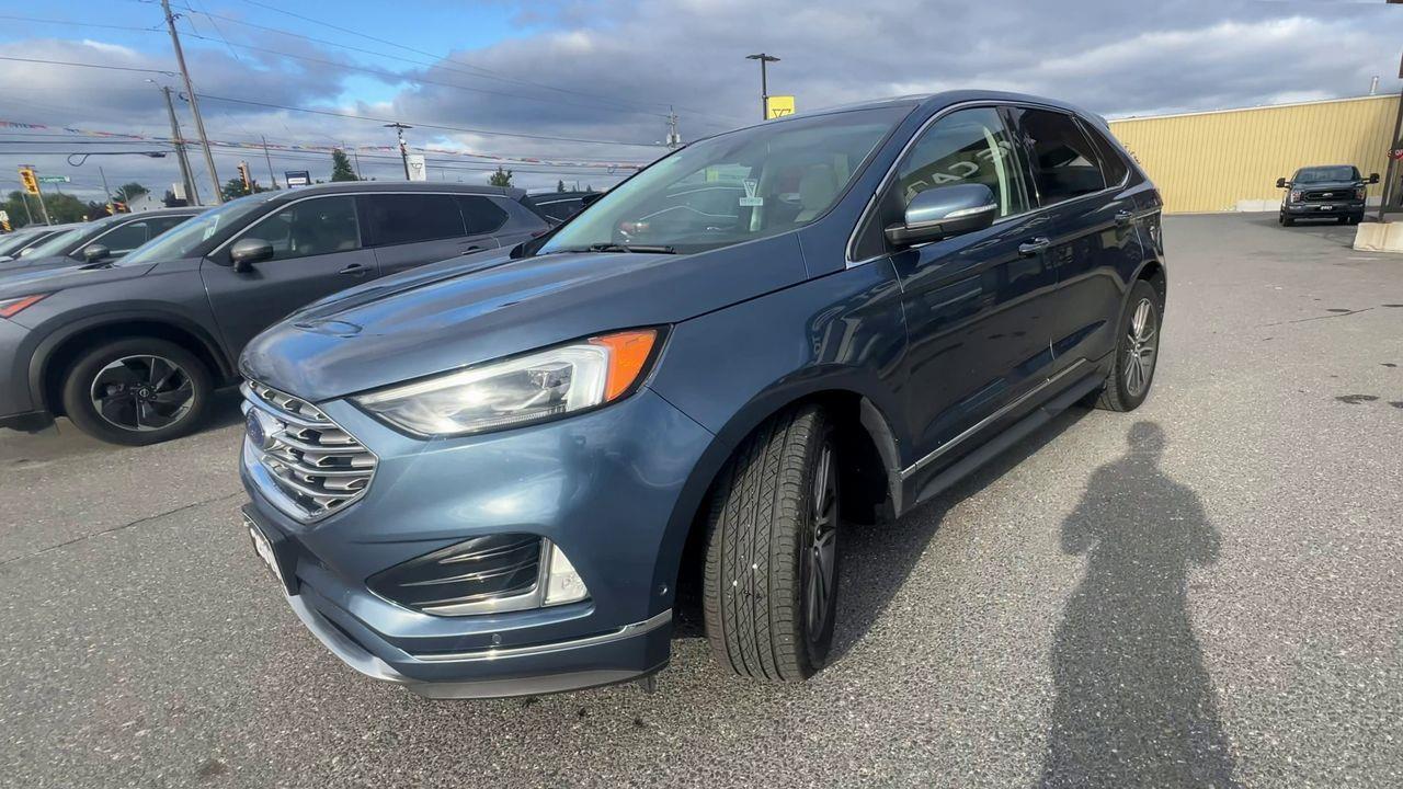 2019 Ford Edge Titanium AWD, HEATED LEATHER SEATS, NAV, REVERSE CAM, MOONROOF, POWER LIFTGATE!! Photo