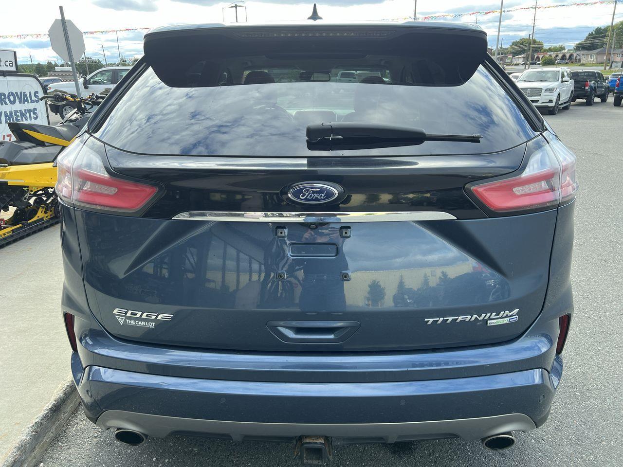 2019 Ford Edge Titanium AWD, HEATED LEATHER SEATS, NAV, REVERSE CAM, MOONROOF, POWER LIFTGATE!! Photo