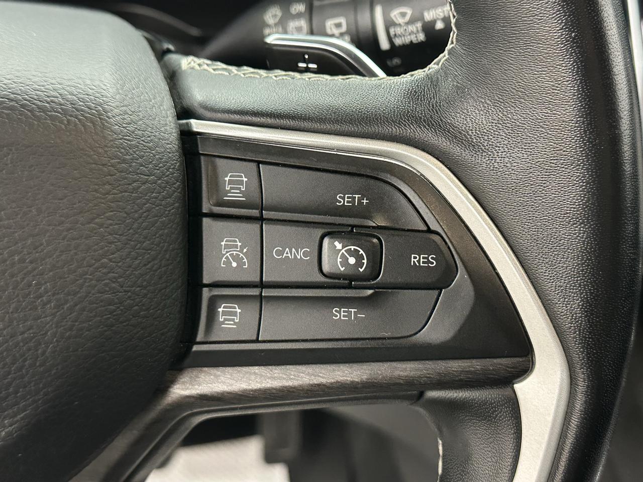 2022 Jeep Grand Cherokee LIMITED 4X4 Photo11