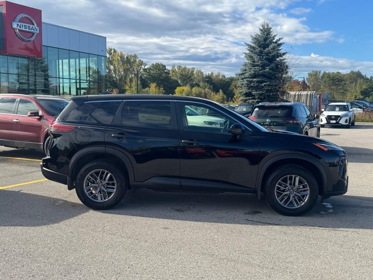 2024 Nissan Rogue AWD S Photo5