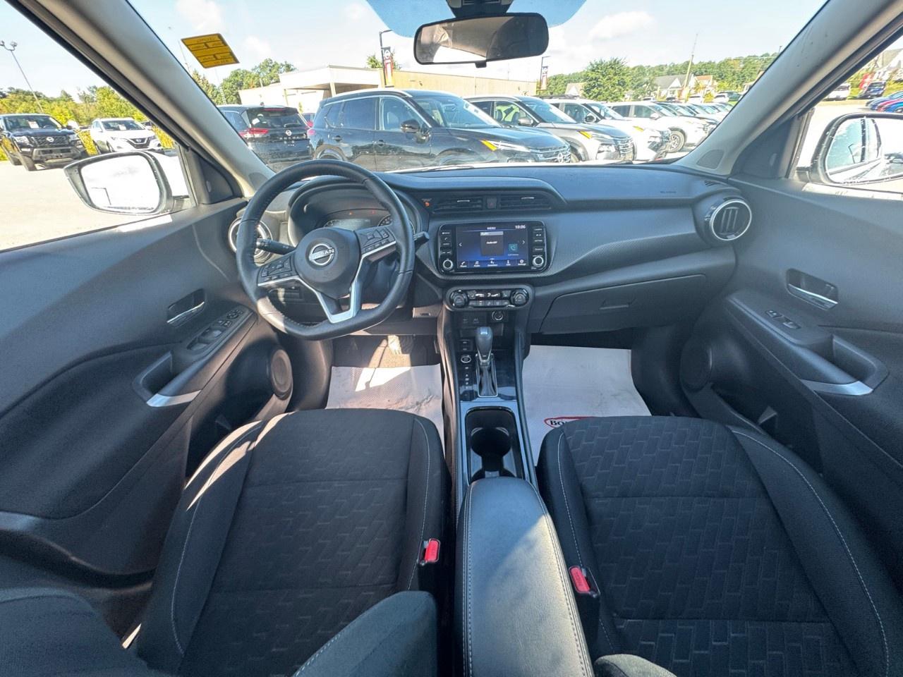 2024 Nissan Kicks SV FWD Photo