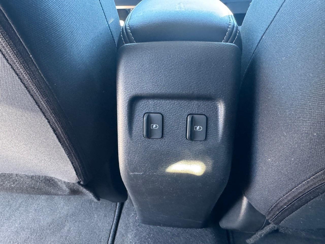 2024 Nissan Kicks SV FWD Photo