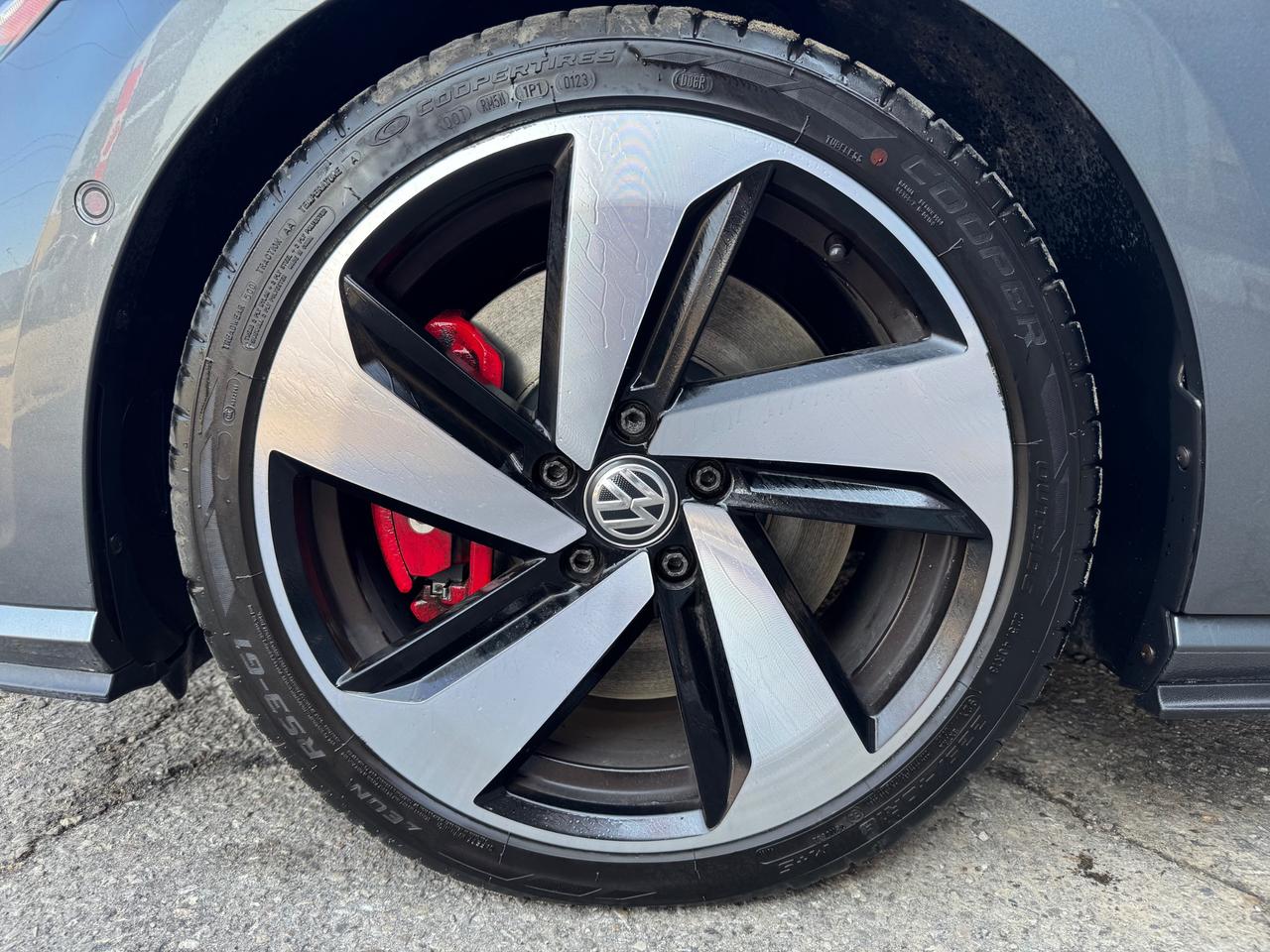 2018 Volkswagen Golf GTI 5-Door Autobahn Leather | Sunroof | NAVI | BSM Photo