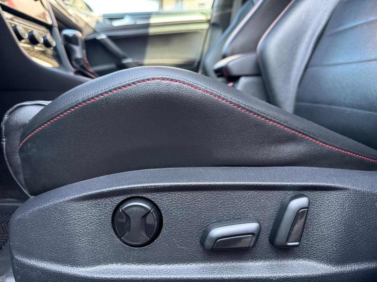 2018 Volkswagen Golf GTI 5-Door Autobahn Leather | Sunroof | NAVI | BSM Photo