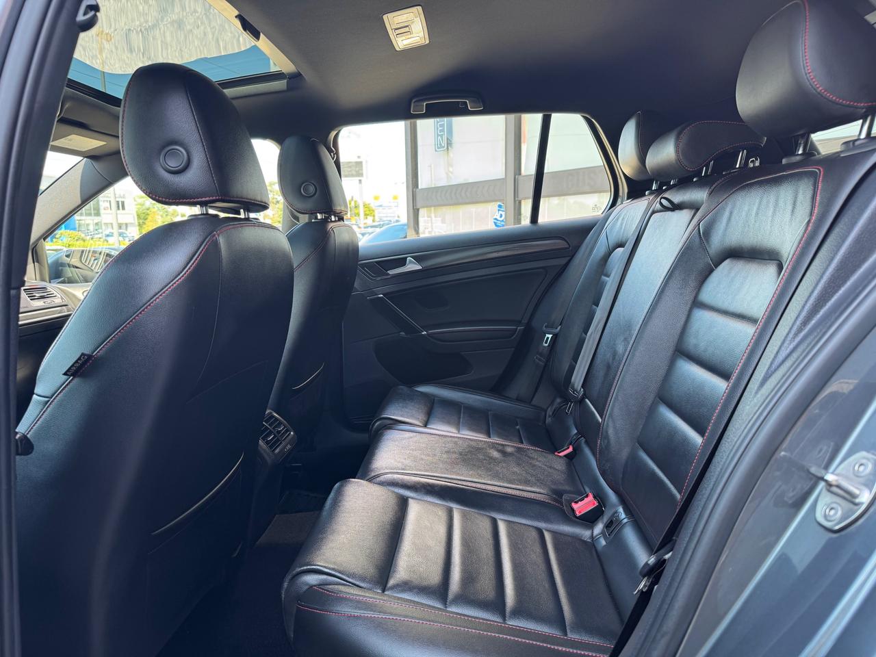 2018 Volkswagen Golf GTI 5-Door Autobahn Leather | Sunroof | NAVI | BSM Photo
