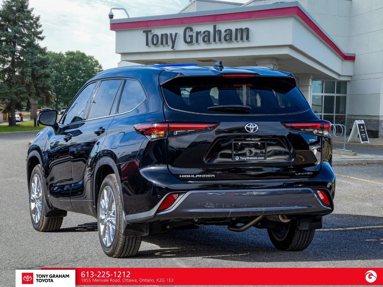 2026 Toyota Highlander Hybrid Limited Photo3