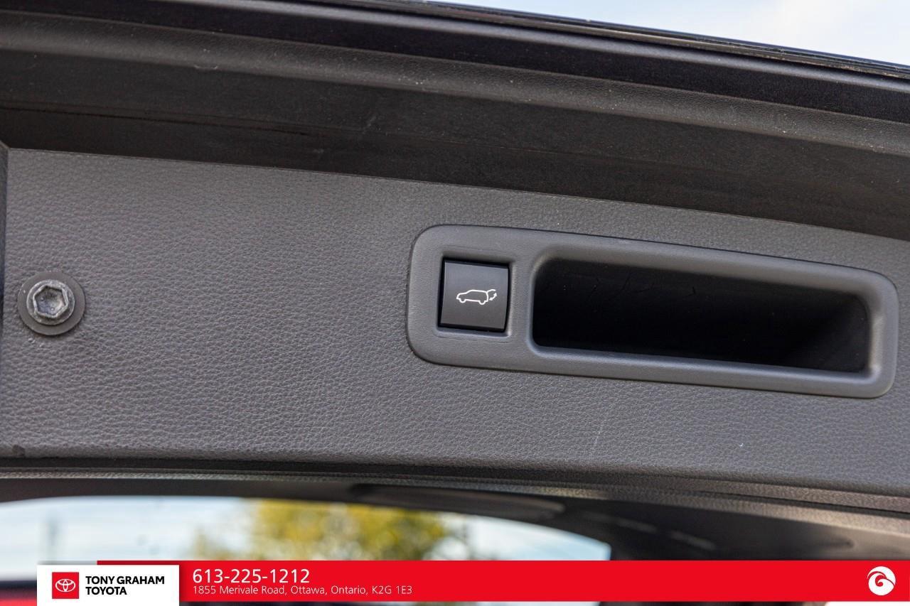 2026 Toyota Highlander Hybrid Limited Photo