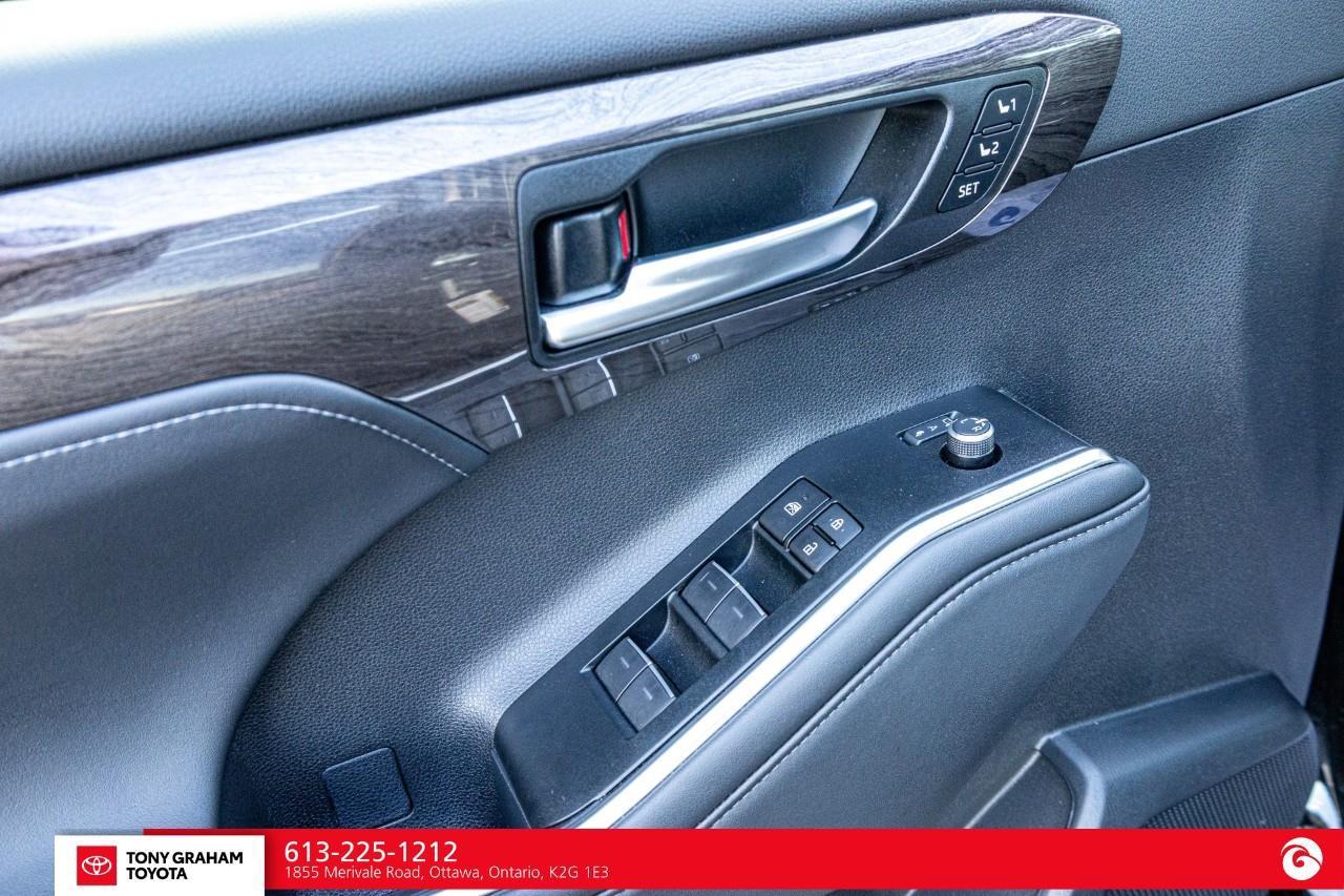 2026 Toyota Highlander Hybrid Limited Photo