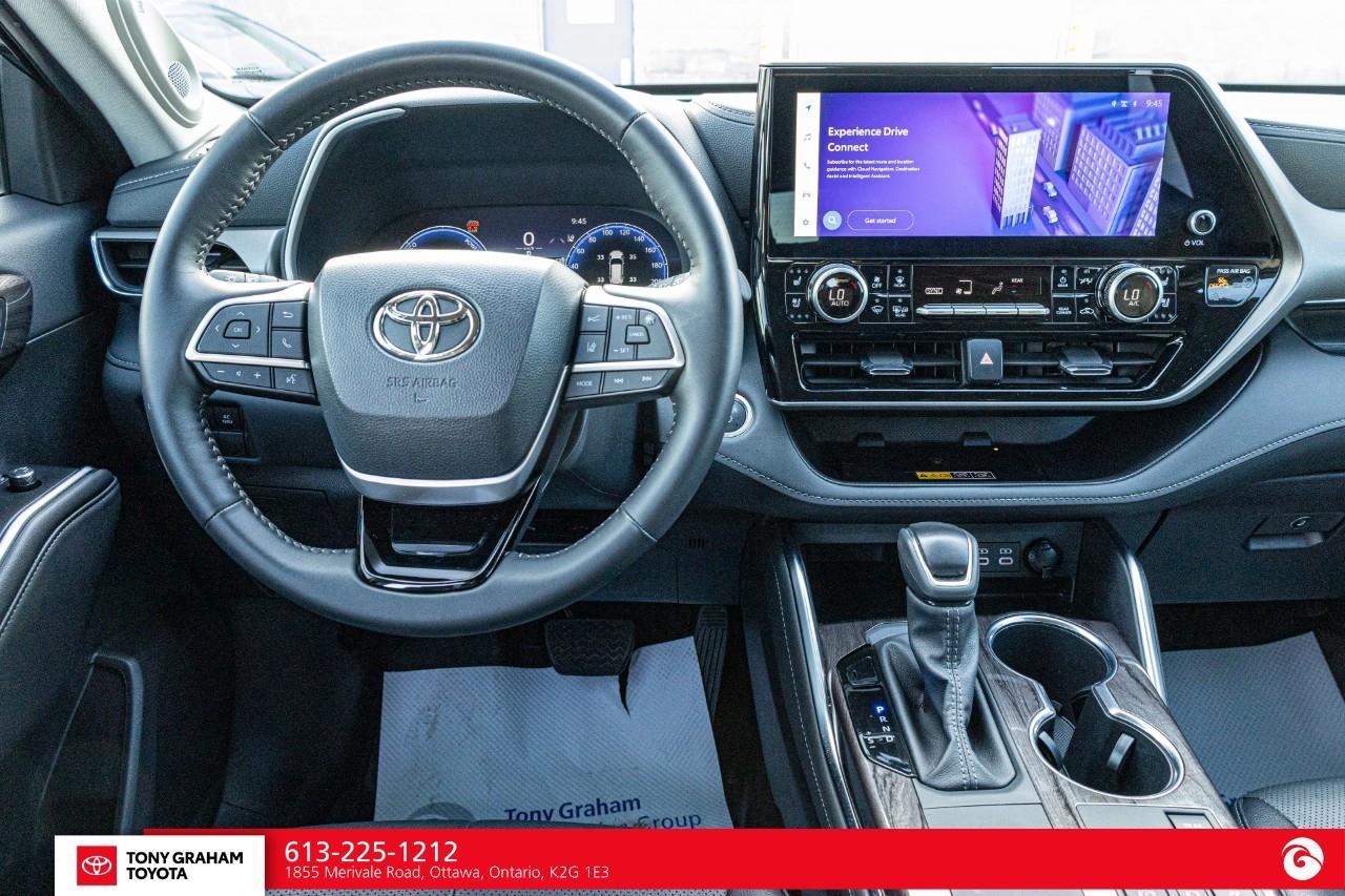 2026 Toyota Highlander Hybrid Limited Photo