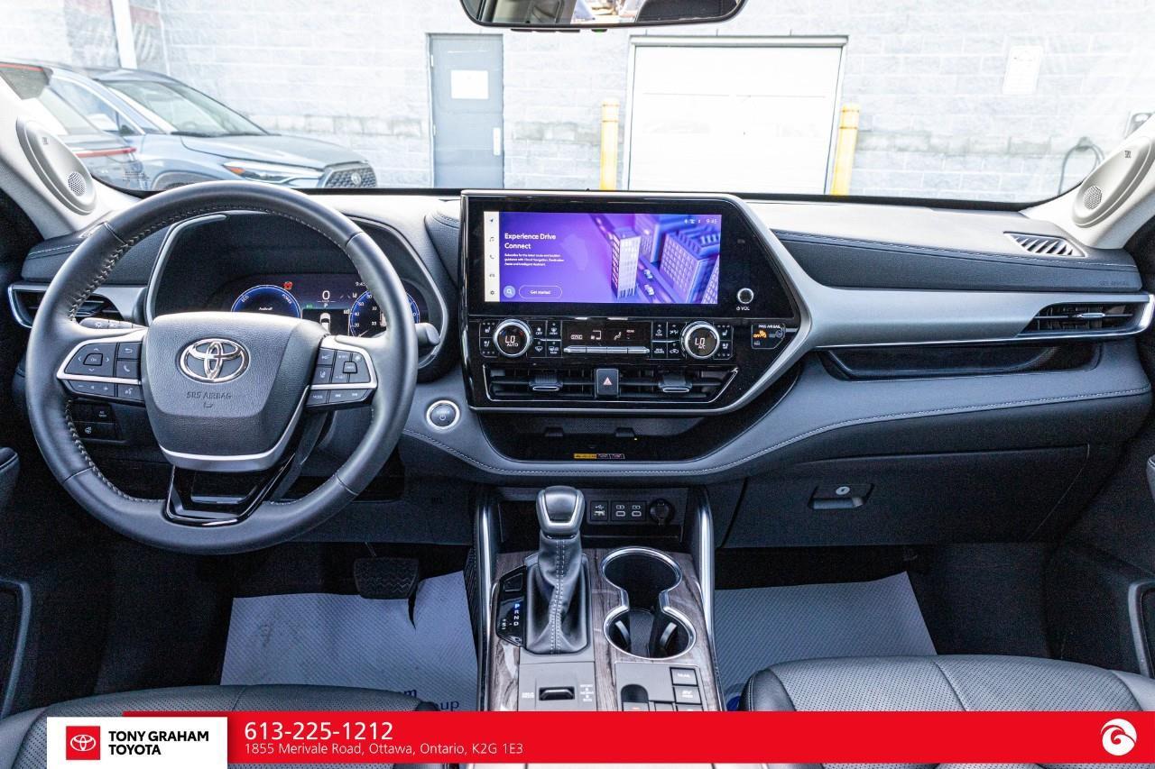 2026 Toyota Highlander Hybrid Limited Photo