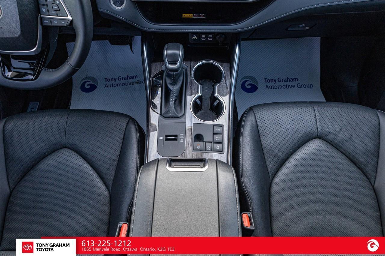 2026 Toyota Highlander Hybrid Limited Photo