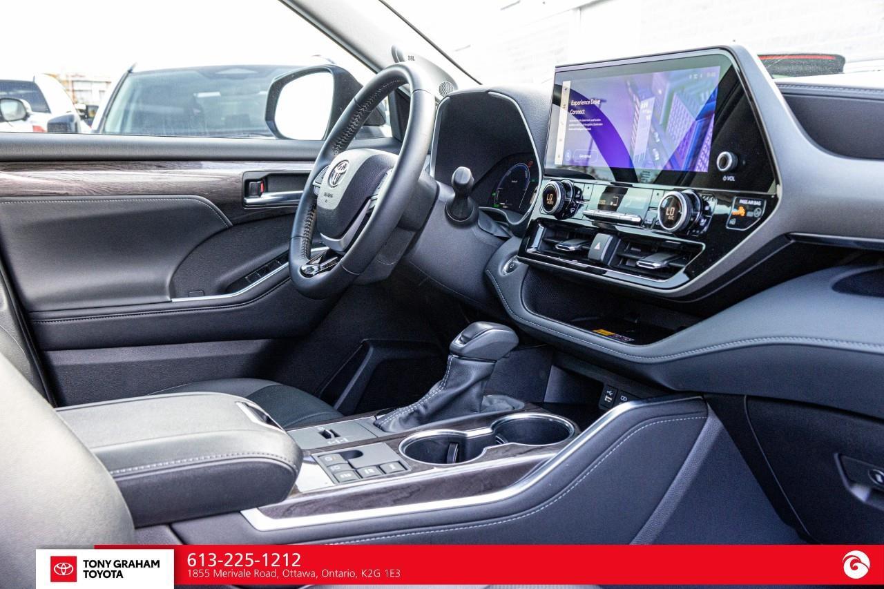 2026 Toyota Highlander Hybrid Limited Photo